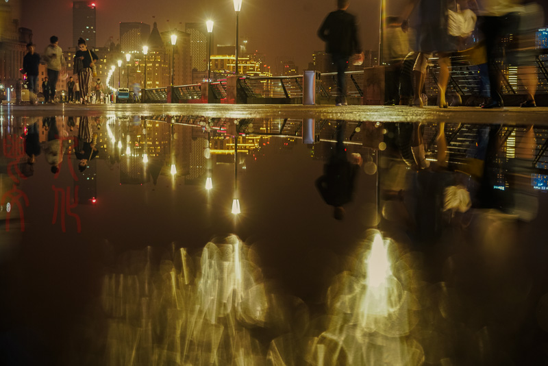 尹霁红 外滩夜雨系列之一